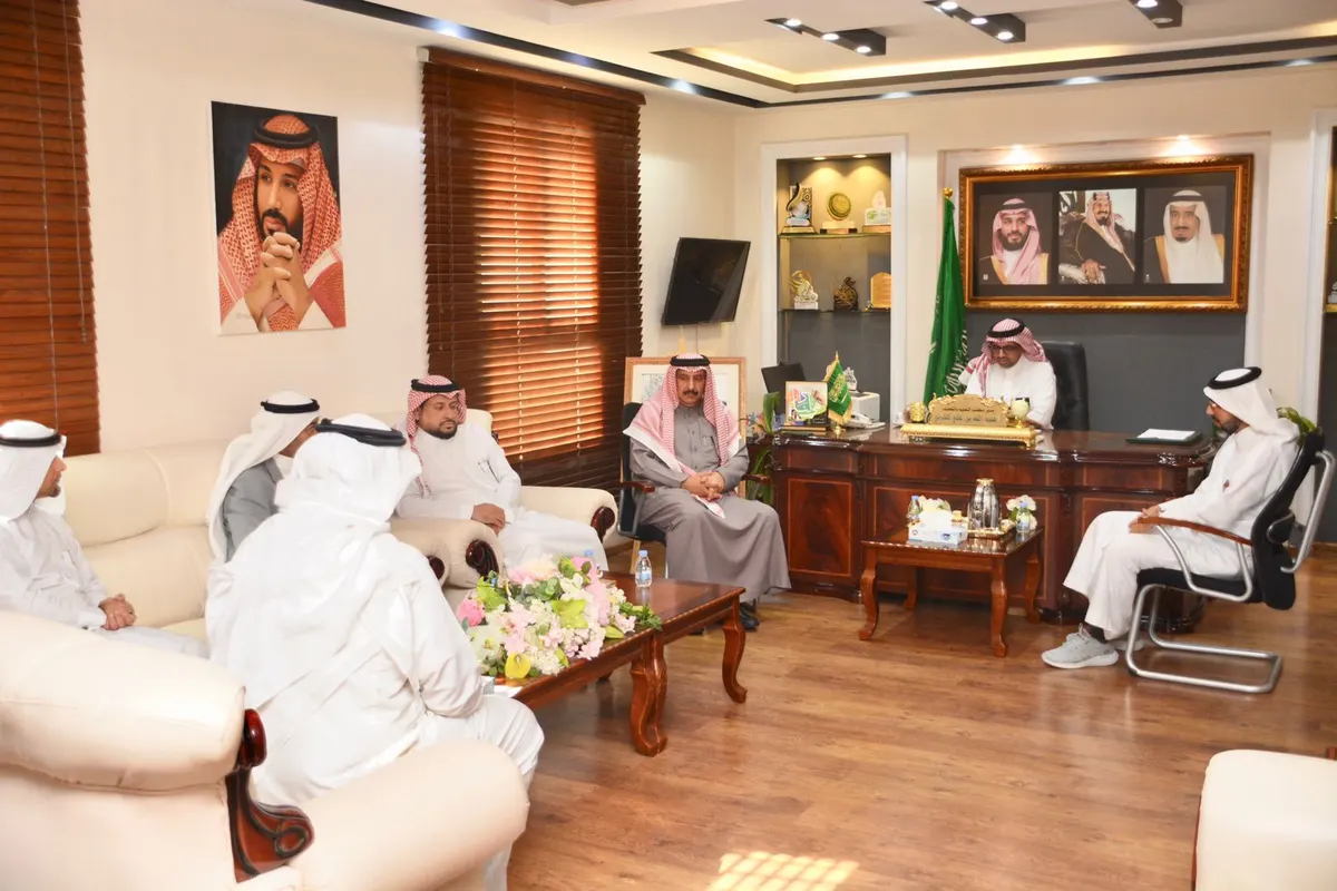في القطيف.. آل مسيري يثري التعليم والمراكز البحثية بـ«الاستخدام الأمثل لبرنامج التصحيح الآلي»