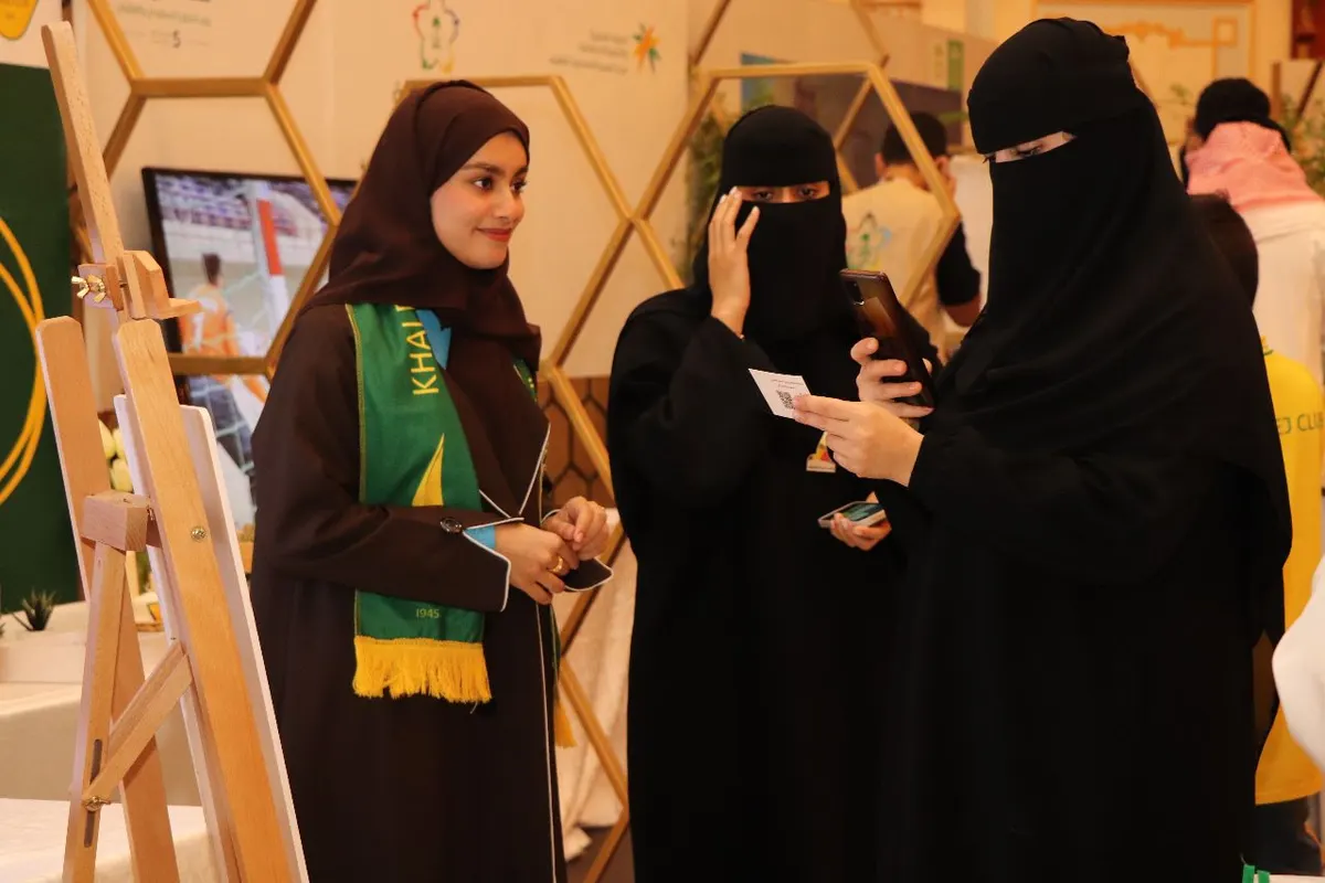 عن حب التطوّع.. المجلس الشبابي بـ«خليج سيهات».. بدأ بـ3 أعضاء وتضاعف لـ21 خلال عام.. وعشرات الأفكار الإبداعية حصدها في «عطاء وطن»