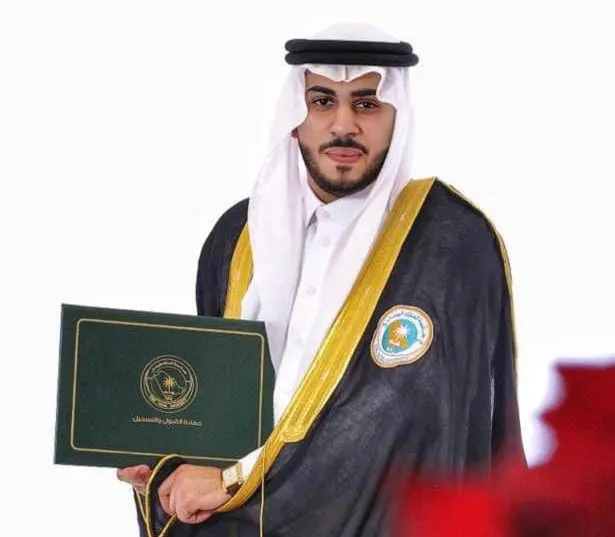 من حلة محيش.. جامعة الملك فيصل تمنح «عبد الله آل ناصر» بكالوريوس الهندسة المدنية