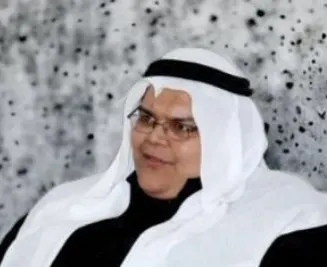 من القديح.. مؤرخ القطيف عبد الخالق الجنبي على السرير الأبيض.. أجرى عملية تكللت بالنجاح