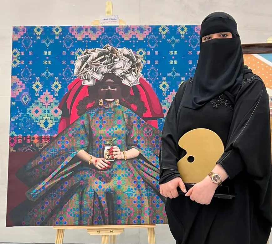 من القطيف.. بسيدة خليجية ودولارات.. «سكنة حسن» حواء وحيدة بين 8 فائزين.. توجت بالمركز الأول عن مسار الرسم في جائزة المستثمر الذكي الخليجي