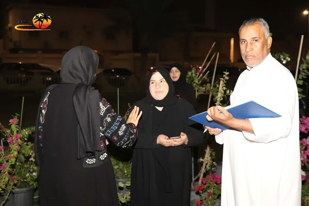 من القطيف.. زينب العويوي اختصاصية علاج طبيعي برتبة مزارعة.. العائلة زرعت شغفها وبعد دورة «العطاء» تعلقت بـ«الجهنمية»