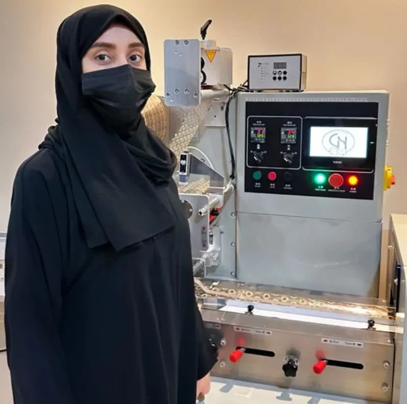من الربيعية.. غدير العسكري.. بدأت من مطبخ منزلها بـ«وصفة كوكيز » وبعد 7 سنوات امتلكت خط إنتاجها.. وسعيها للتطور ملأ قائمتها بالحلويات