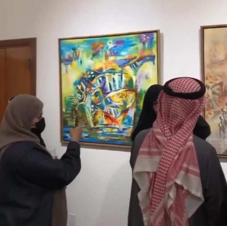 تشكيليو القطيف يجردون فنهم.. في «بلا ملامح» بـ الأحساء
