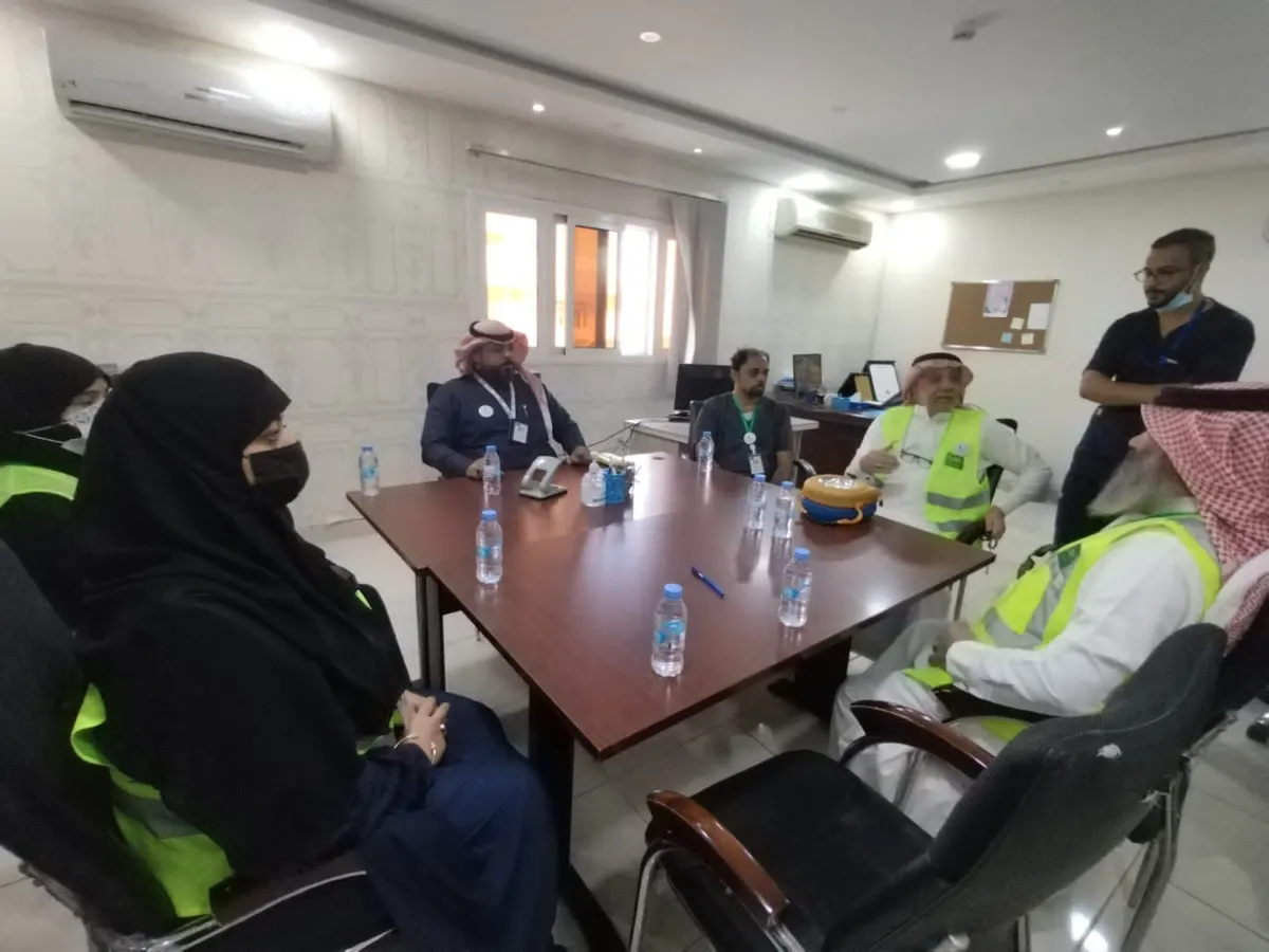 فزعة أهل القطيف تتبرع بجهاز صعق كهربائي لـ صحي الناصرة.. وتعد بكراسٍ متحركة وعربة طوارئ