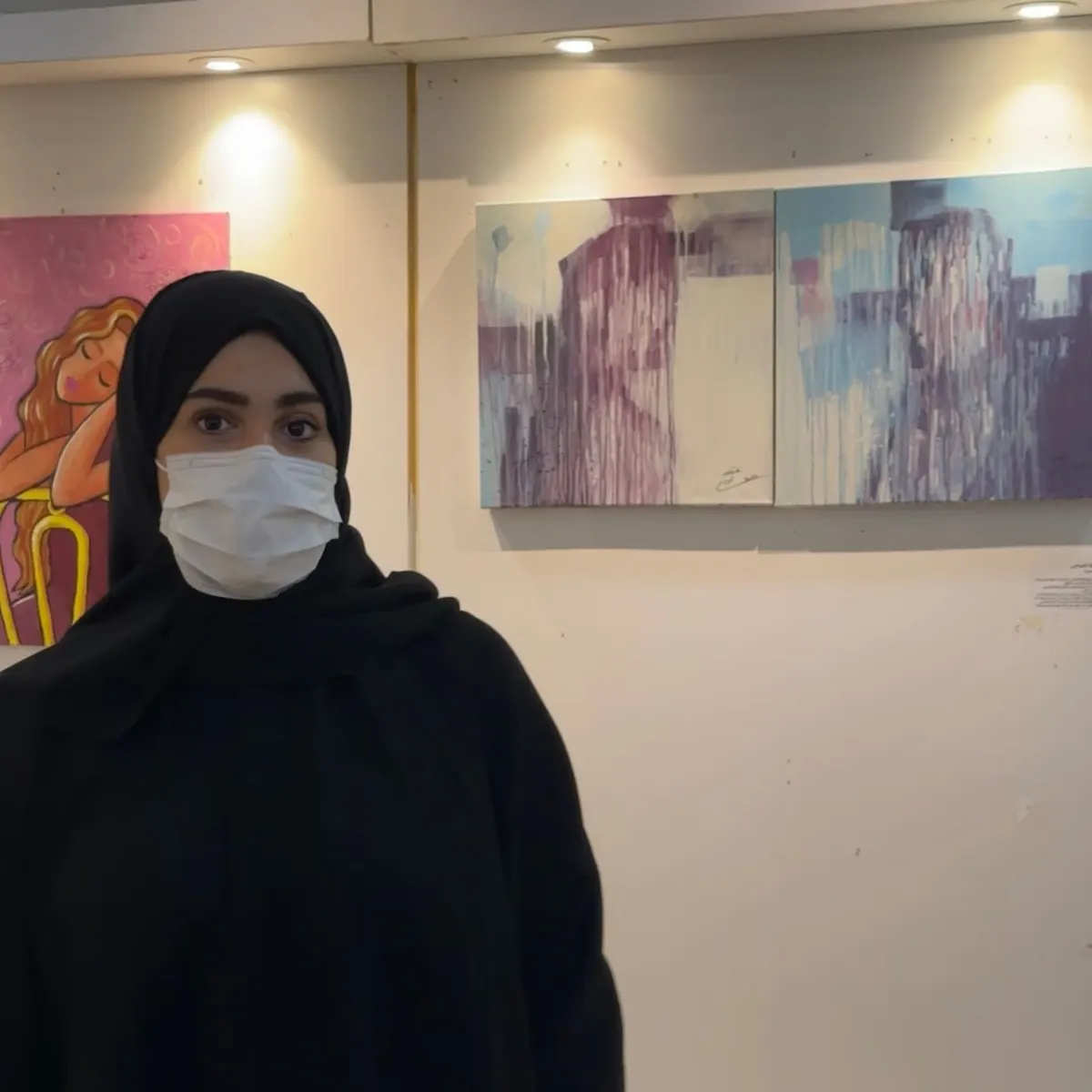 من القطيف.. التشكيلية عقيلة الصاخن تجسّد «أرض البرتقال الحزينة» لـ غسان كنفاني في لوحة الغسق والشفق