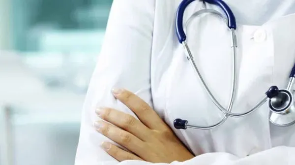 من الجارودية.. بعد 25 عامًا من العطاء.. القطيف المركزي يحتفي بتقاعد اختصاصية الأشعة «إبتهاج آل حسين»