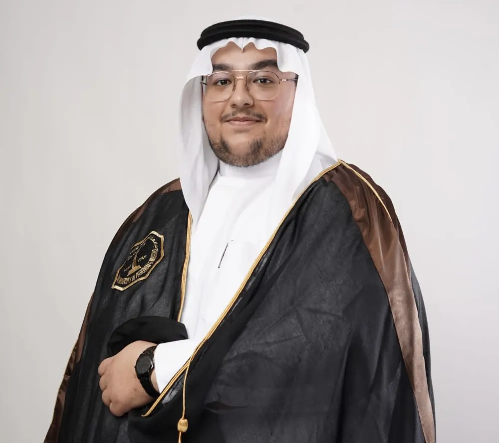 من العوامية.. جامعة الملك فهد للبترول والمعادن تمنح «مصطفى أحمد آل نمر» البكالوريوس في العمارة