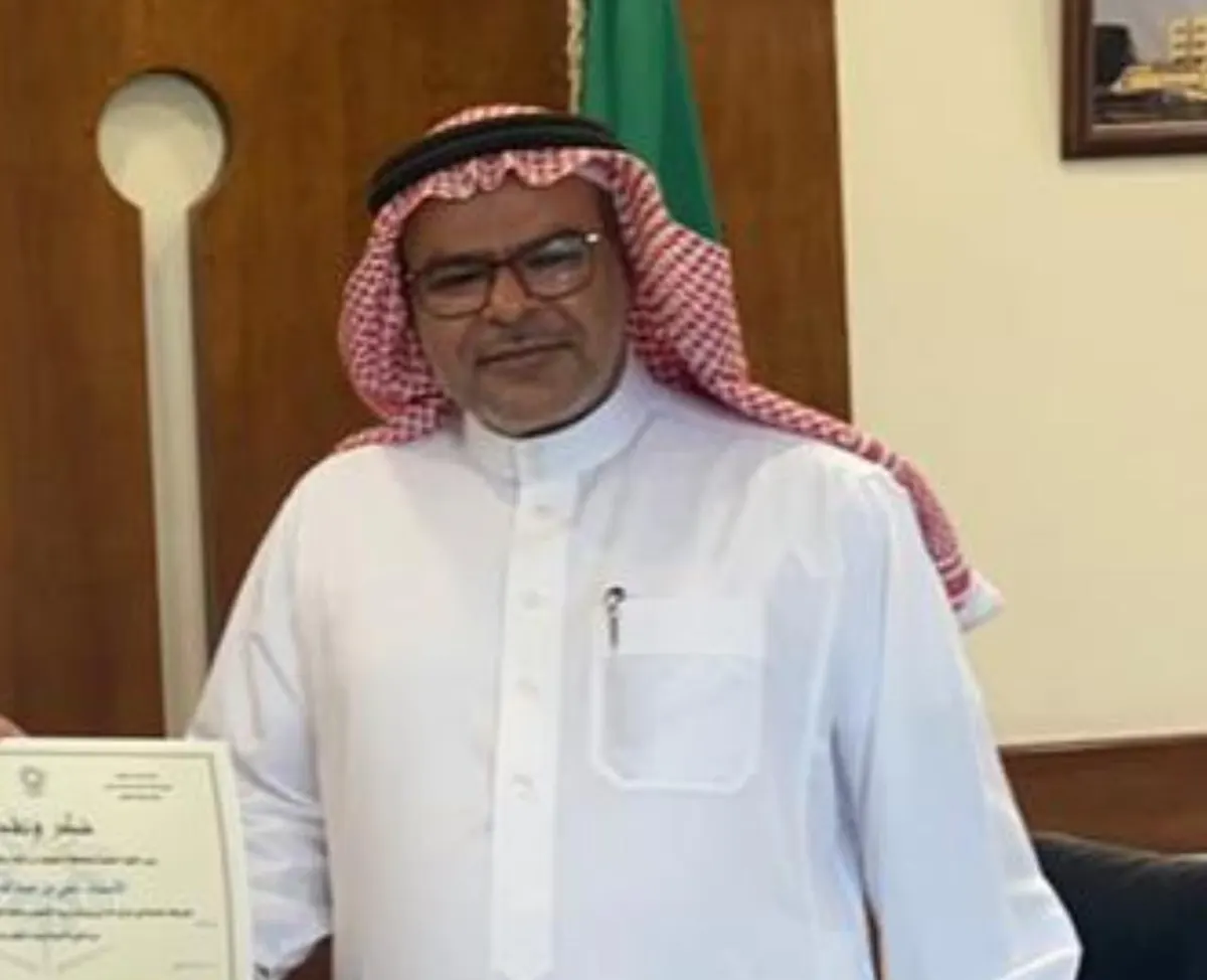 من القديح.. لمشاركته الفاعلة في الركن التراثي بمعرض يوم التأسيس.. الكلية التقنية بمحافظة القطيف تكرم «علي العرفات»