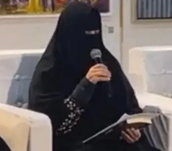 من سيهات.. في «تحت الإقامة الاختيارية».. 40 سيدة يروين قصص تحدياتهن في باكورة مؤلفات نجاة الشافعي