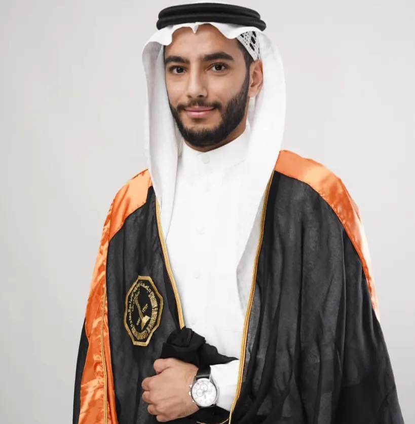 من العوامية.. جامعة الملك فهد للبترول والمعادن تمنح «أمجد الفرج» البكالوريوس في الهندسة الكهربائية