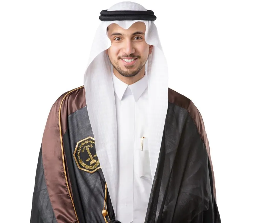 من الأوجام.. جامعة الملك فهد للبترول والمعادن تمنح «حسين الناصر» البكالوريوس في الهندسة المعمارية
