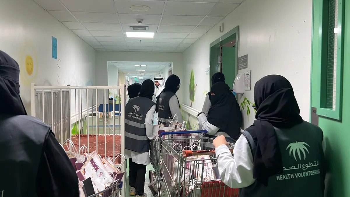 مركزي القطيف يستهل أيام الخير بالورود.. بادر لتهنئة مرضاه بحلول شهر رمضان المبارك