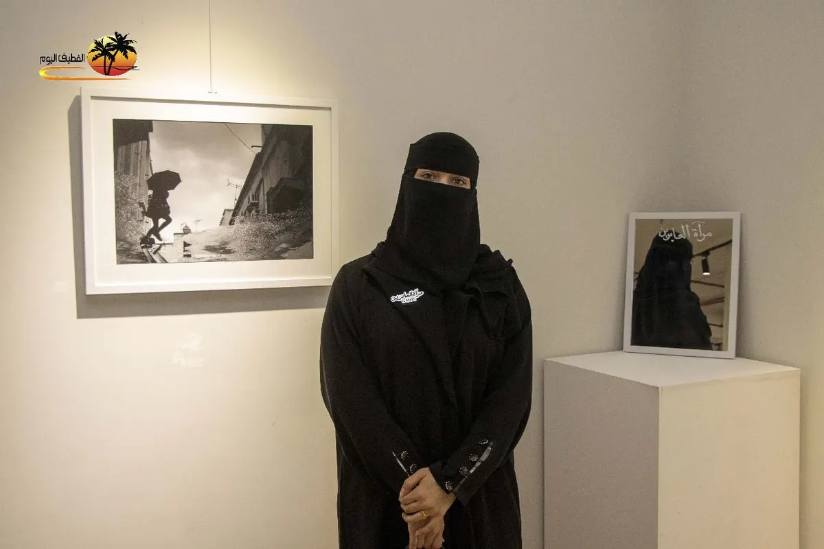 في «قصاصات من حياتنا».. من الجش.. زينب الزاير تعكس صور العابرين في مرآة المطر