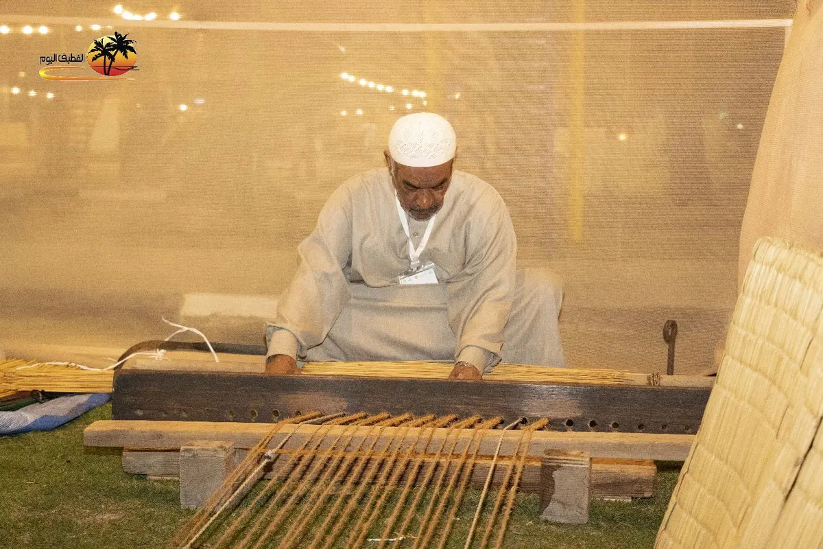 وجوه في «حرفيون 2».. من القطيف.. الحرفي أحمد أبو خليل ينقل إرثًا تجاوز 50 عامًا في صناعة المديد والحصر