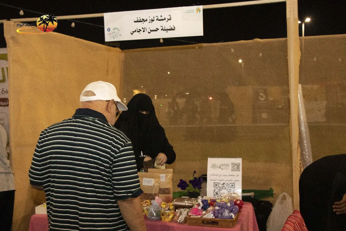 وجوه في «حرفيون 2».. من الجارودية.. من بث مباشر في الكويت.. «قرمشة لوز» منتج صحي بين يدي فضيلة لاجامي