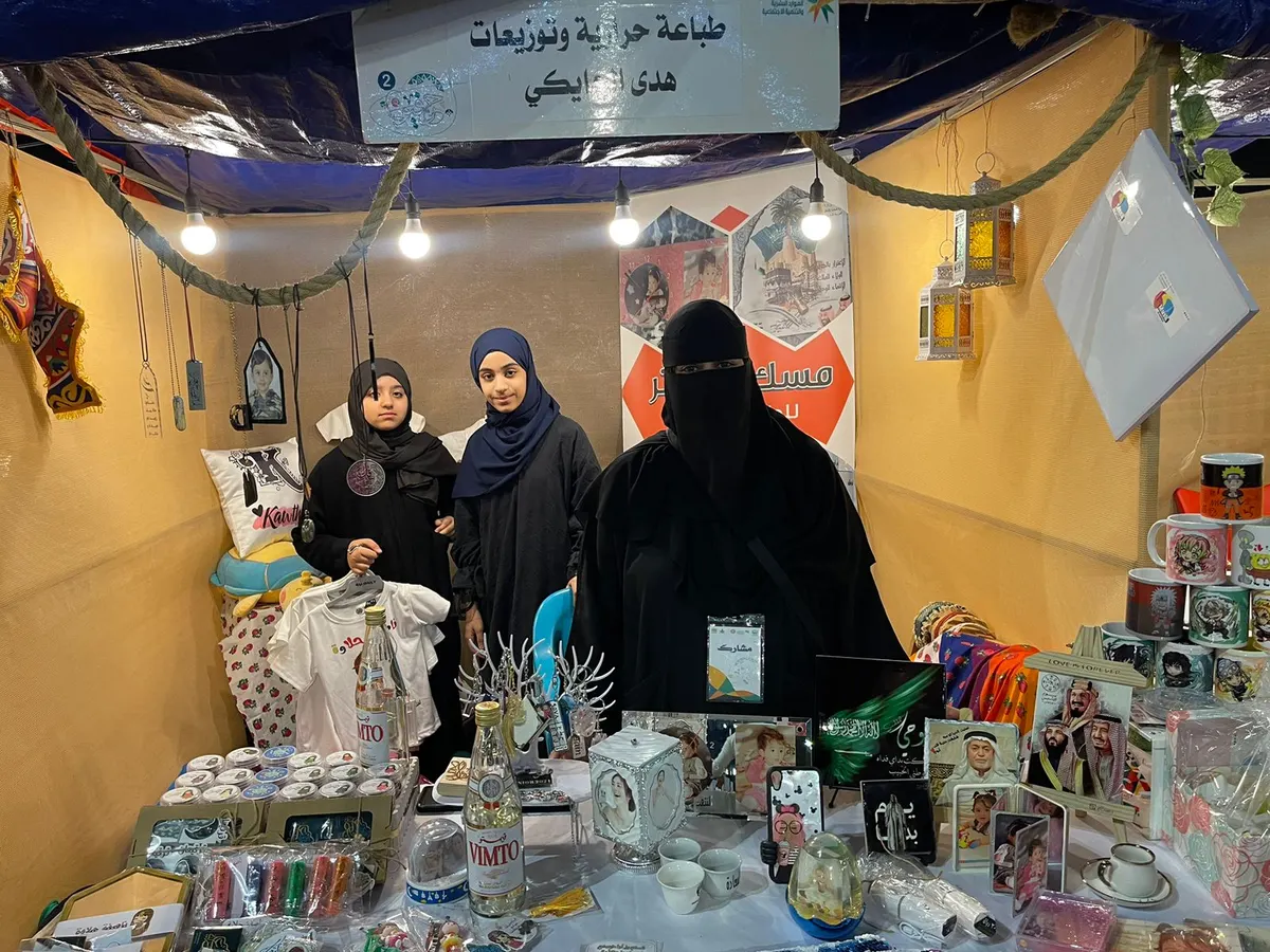 وجوه من «حرفيون 2».. من صفوى.. صدفتان تدخلان هدى الحايكي إلى عالم الطباعة الحرارية والعمل بـ ورق الكاميو