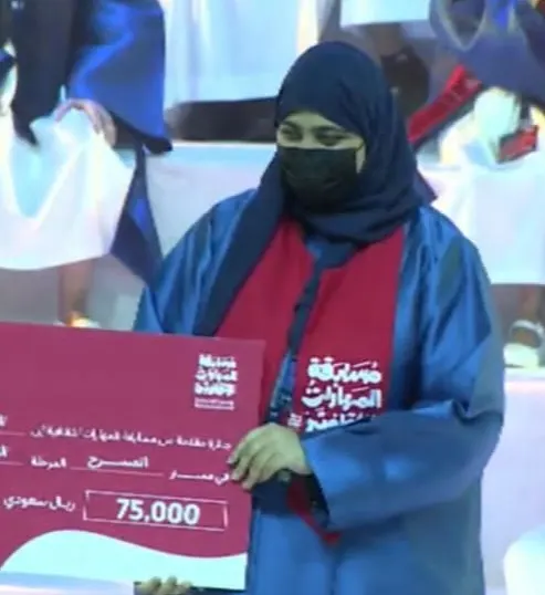 من صفوى.. في مسابقة المهارات الثقافية.. زهراء الحضري تحصل على المركز الثاني في مسار المسرح