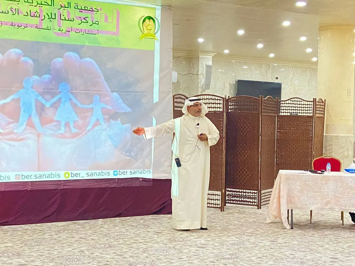 في سنابس.. آل درويش: 80% من المشكلات المدرسية بسيطة وقابلة للحل.. ويدعو لتوحيد الجهود التربوية بين المدرسة والبيت