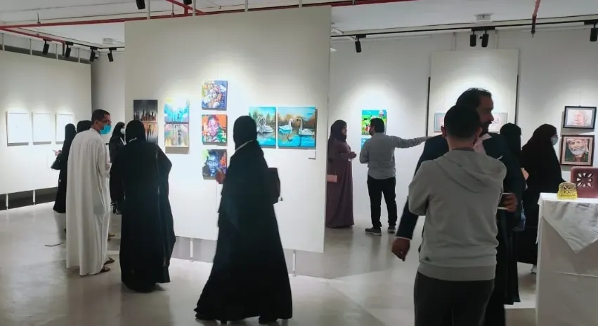 بـ نسخته الثالثة.. تشكيليو القطيف يعلقون أعمالهم في «روزان»