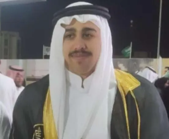 من أم الحمام.. جامعة الإمام عبد الرحمن بن فيصل تمنح «حسين المريط» البكالوريوس في إدارة الأعمال
