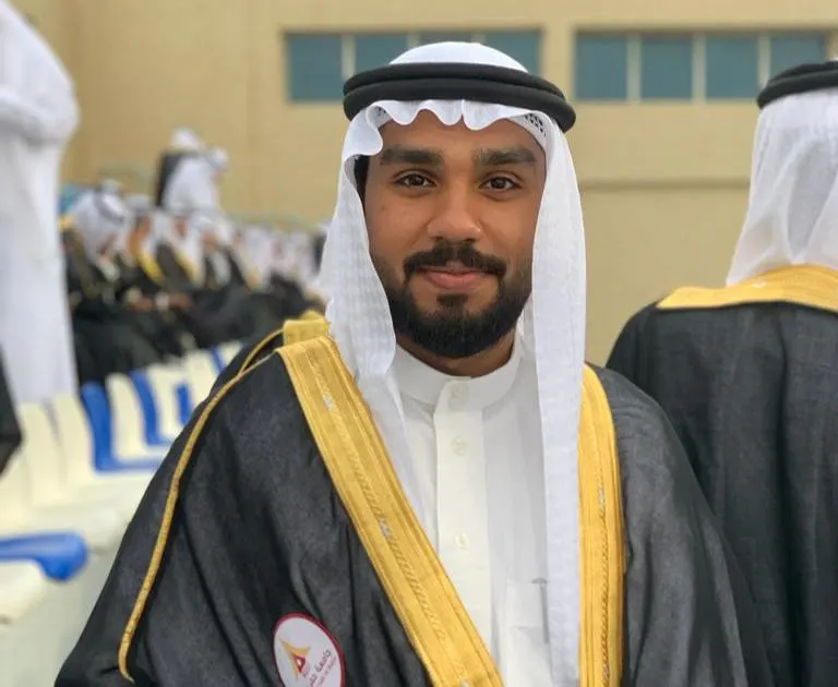 من تاروت.. جامعة حفر الباطن تمنح «كميل آل فردان» البكالوريوس في الصيدلة