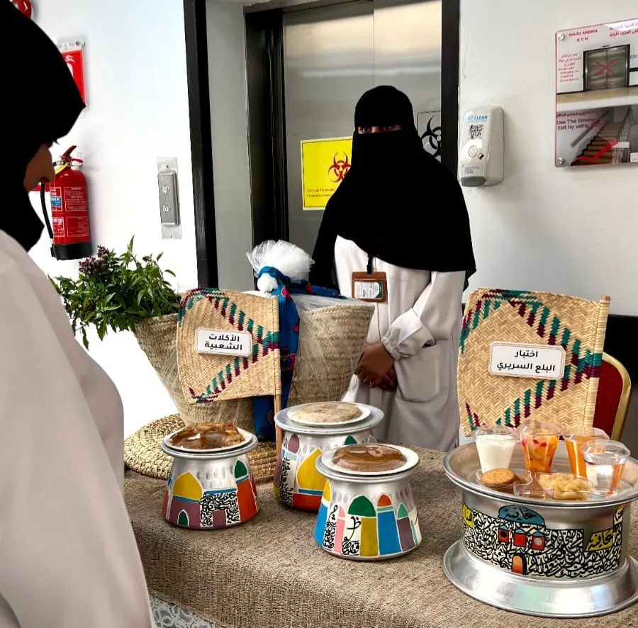 في مركزي القطيف.. 12 كادرًا طبيًا يرفعون «تاج الرأس» لكبار السن