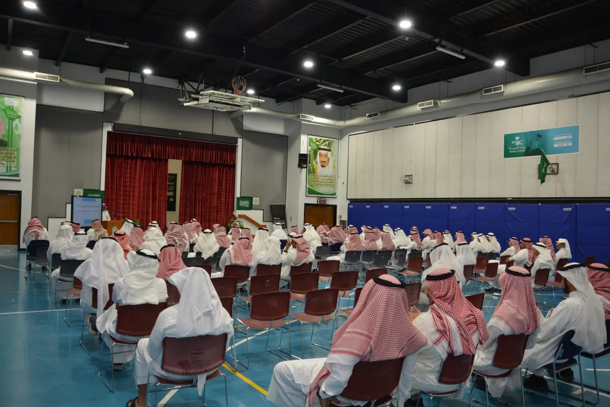 خلال لقائه بمديري المدارس.. مدير تعليم القطيف يشيد بالإنجازات الدولية والوطنية لطلاب مدارس المحافظة للعام الدراسي 1444هـ