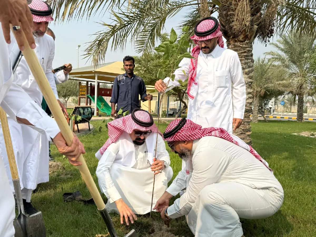 في القطيف.. يد تداوي وأخرى تغرس: رسالة خضراء تنطلق من مستشفى أمراض الدم