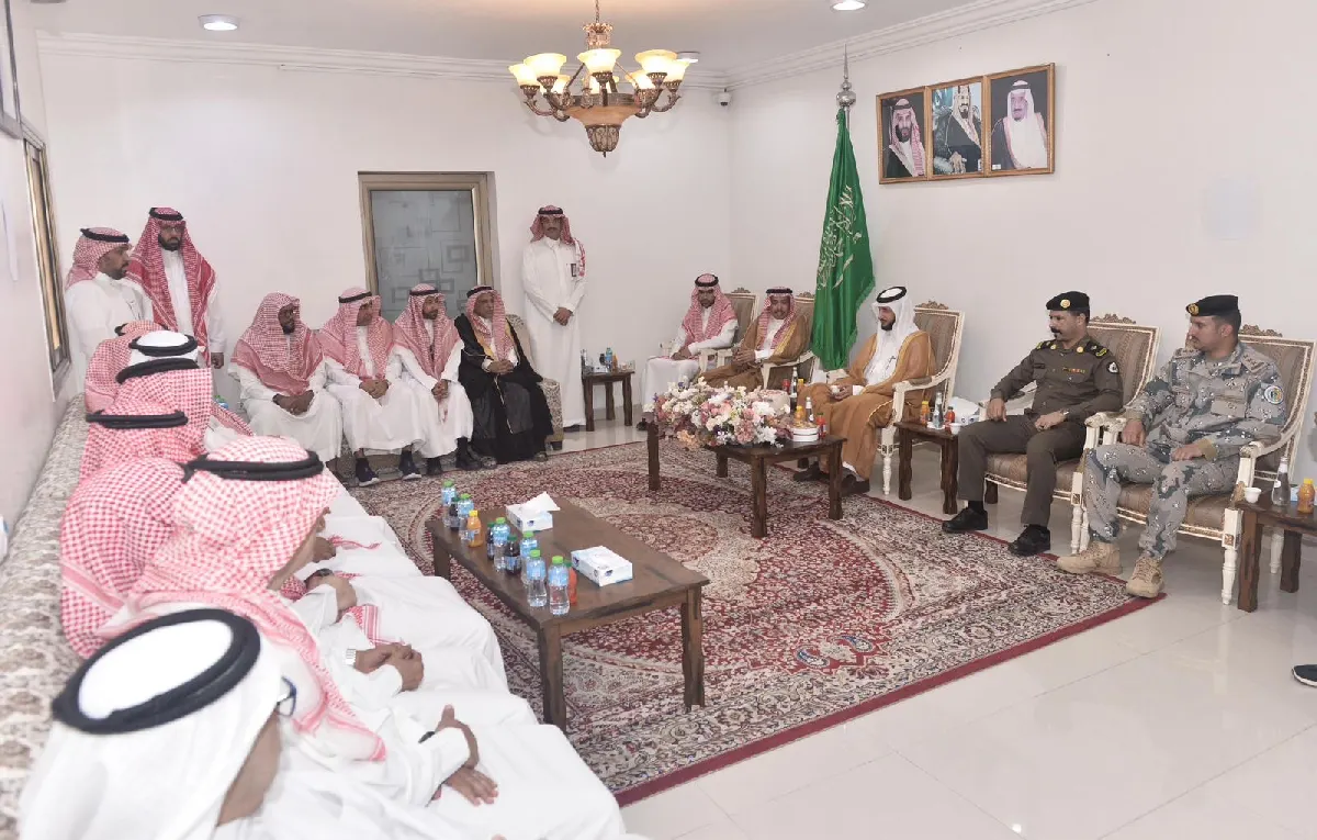 محافظ القطيف يقف ميدانيًا على سير العمل في مركز جزيرة دارين وتاروت