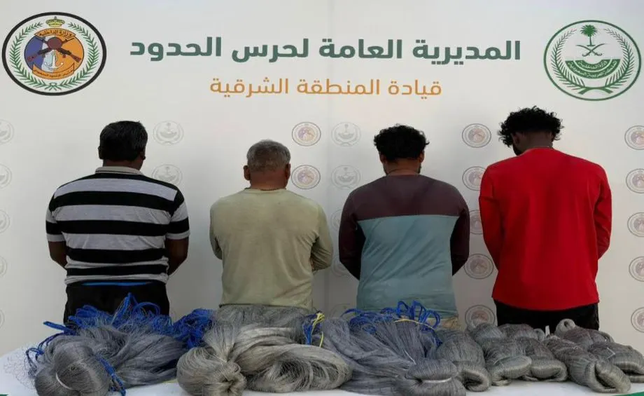 في القطيف.. «أدوات محظورة» تطيح بـ4 مخالفين هنود مارسوا الصيد دون تصريح