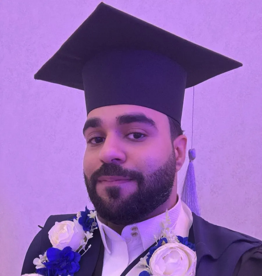 بمرتبة الشرف.. «الجامعة العربية المفتوحة» تمنح عبدالله الشيخ بكالوريوس تكنولوجيا المعلومات والحوسبة