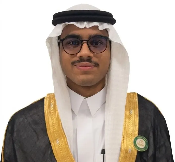 من تاروت.. مع مرتبة الشرف الأولى.. «جامعة المجمعة» تمنح أحمد صفوان الدبلوم العالي في تحليل البيانات والذكاء الاصطناعي