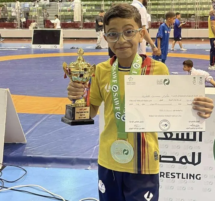 كرار القطري يظفر بالذهب في بطولة المصارعة