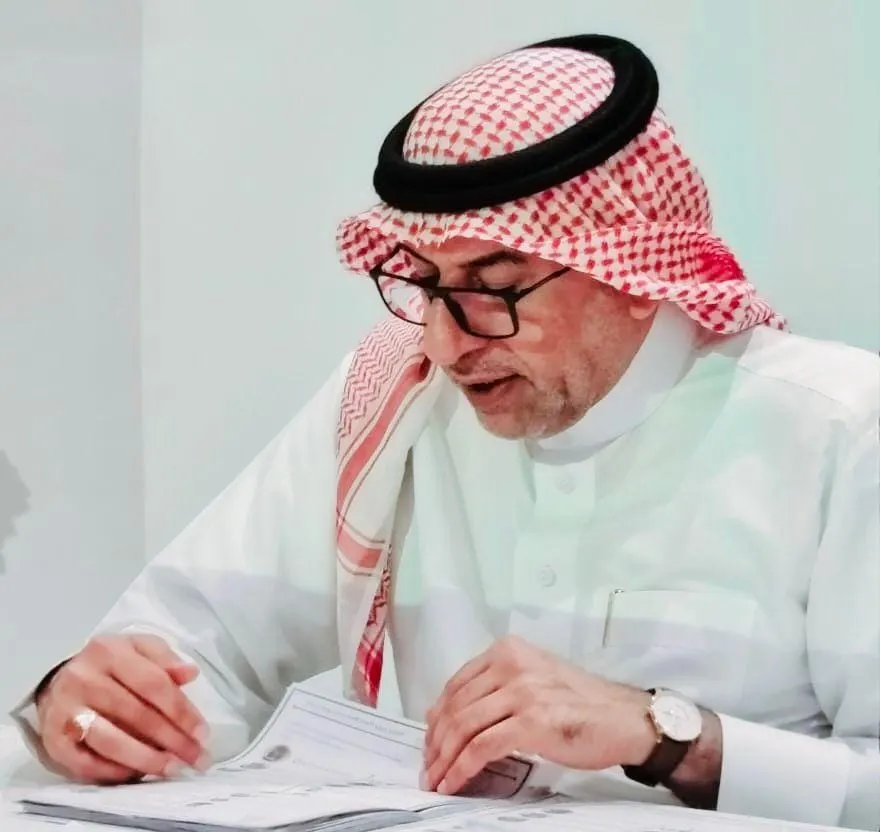 من سيهات.. نائب رئيس إتقان «عبدالواحد آل يوسف» على منصة تكريم جمعية الصفا