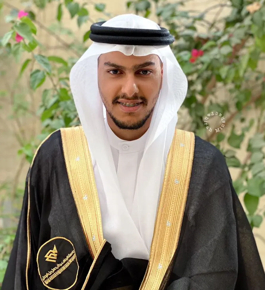من الجارودية.. جامعة الإمام عبد الرحمن بن فيصل تمنح «محمد المنشاد» البكالوريوس في نظم المعلومات الإدارية
