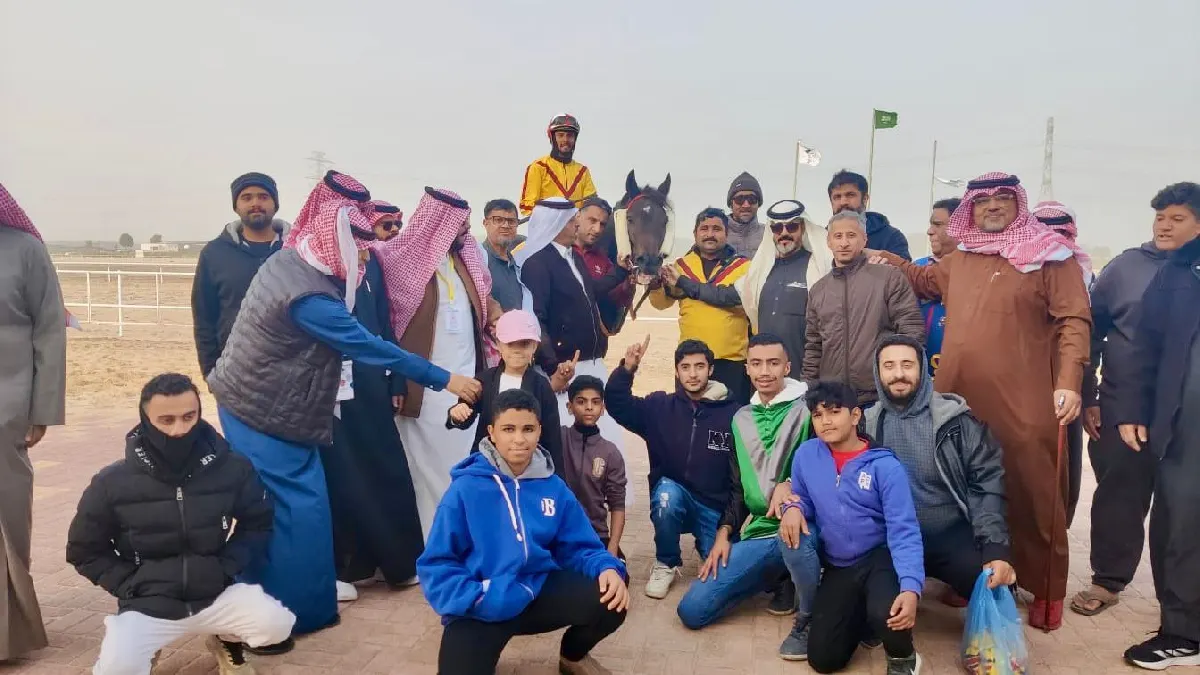 خيالة القطيف يسطّرون حضورهم في الحفل الرابع لسباقات ميدان فروسية الدمام