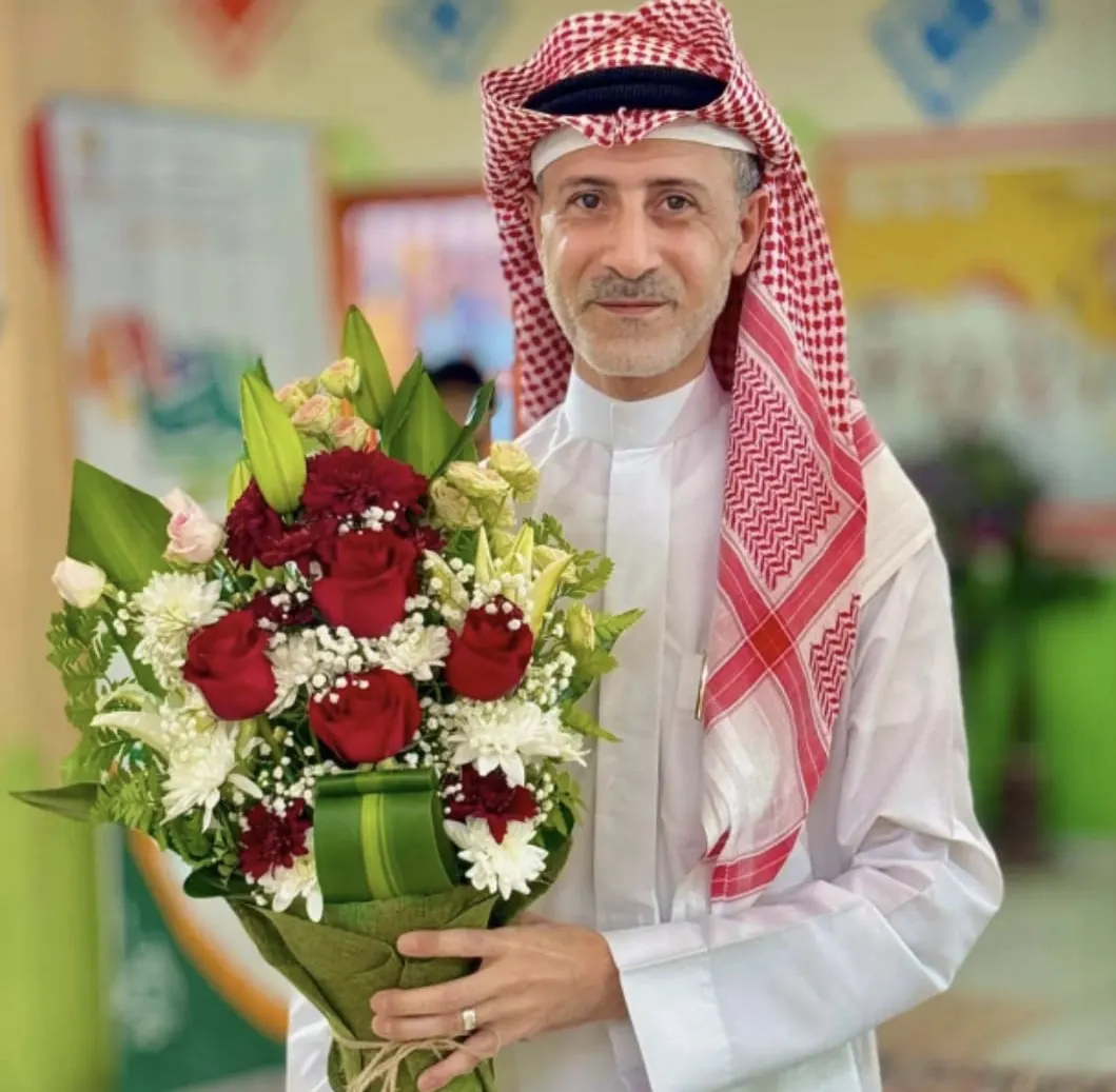 بعد مسيرة حافلة بالعطاء.. ابتدائية جرير تكرِّم «لطفي السنان» بمناسبة تقاعده
