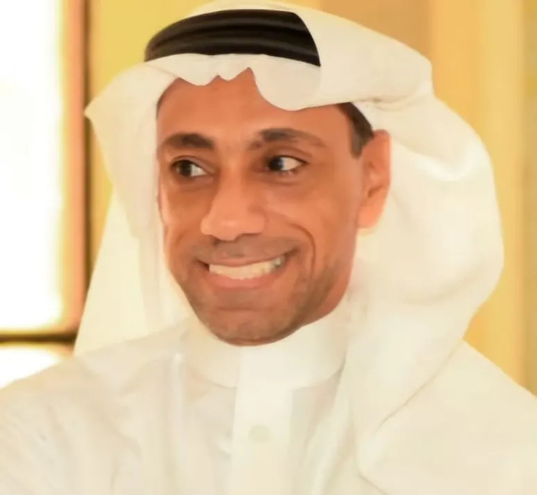 من الخويلدية.. تقديرًا لمسيرته المشرقة في التعليم.. مدرسة النجاح الثانوية تكرّم «وديع القطان»