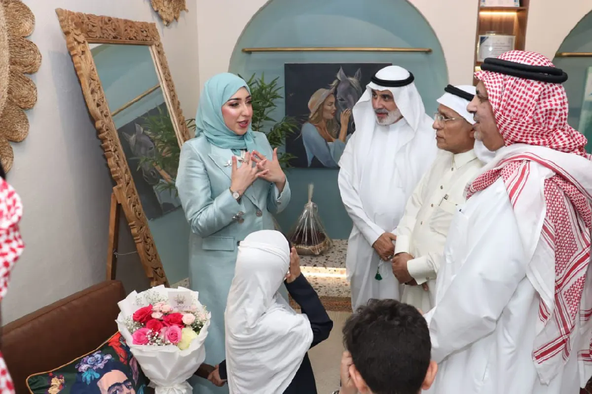 «فن السعادة» ينثر ألوانه في رامس العوامية