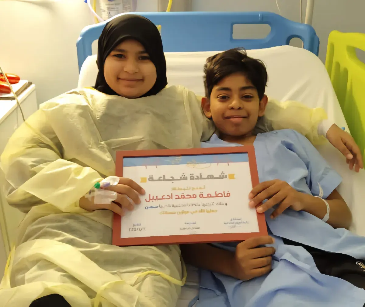 من القديح.. الطفلة فاطمة ادعيبل تفتدي أوجاع أخيها بـ«خلاياها الجذعية».. آخر العنقود تحدَّت السكلسل بـ: أهم شيء سلامة حسن