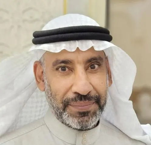 من القديح.. تكريم يليق بالمكانة.. مدرسة النجاح الثانوية تحتفي بـ «علي آل غزوي»
