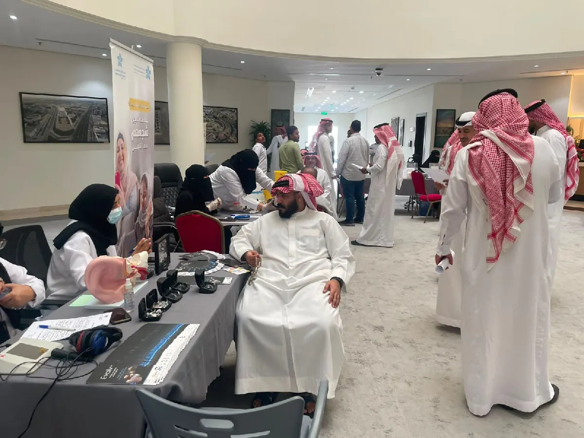 جاؤوا لإنجاز معاملاتهم في بلدية القطيف.. فغادروا بالضغط والسكر وضعف السمع والبصر