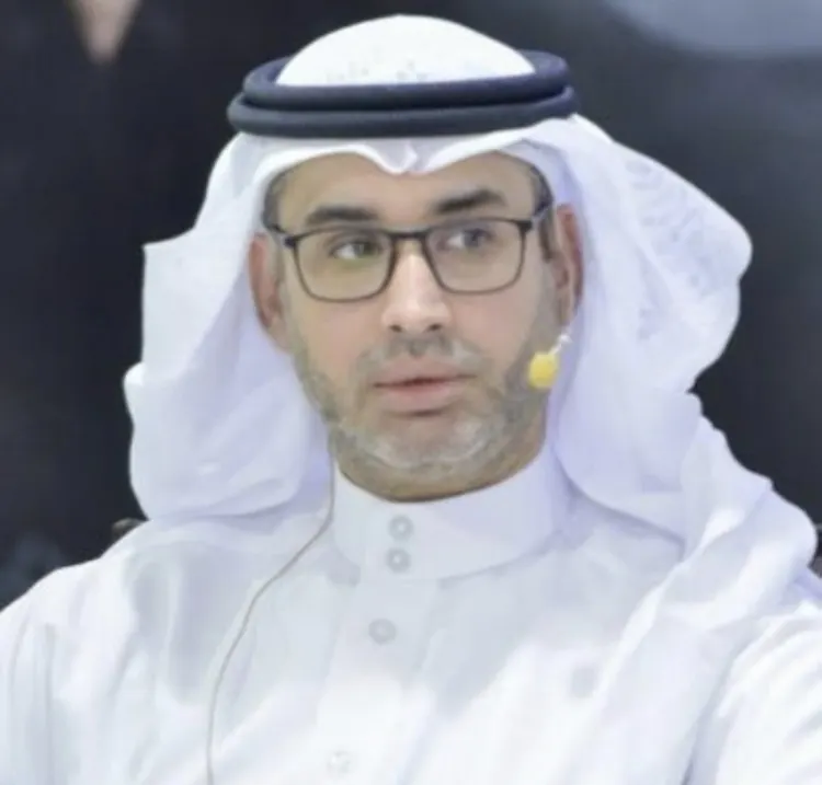 أفأعبد ما لا أرى؟