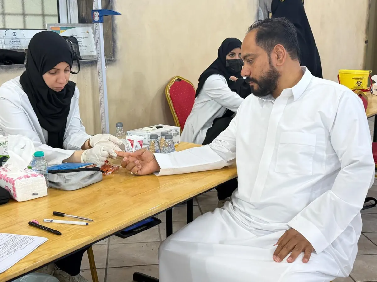 «مع بعض نقدر».. فعالية صحية بالتوبي تحاصر «المنجلي» بالتوعية والفحص والاستشارات