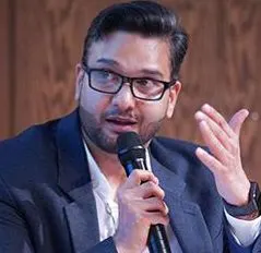 هادي رسول يمزج الفيزياء بالشعر في إصدارٍ جديد بعنوان «عبور لنهر هيراقليطس»