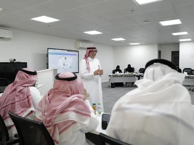 «من الرعيل الأول إلى الجيل المقبل».. جمعية المتقاعدين تزور «سعادة» في سيهات وتُشيد بالتجربة