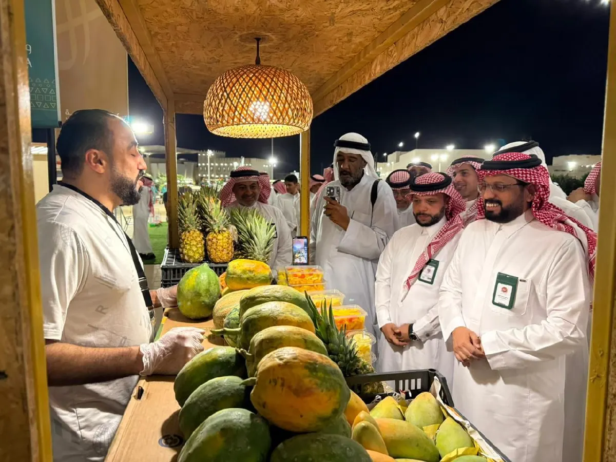 «خيرات الشرقية» يواصل جذب الزوار إلى وسط العوامية