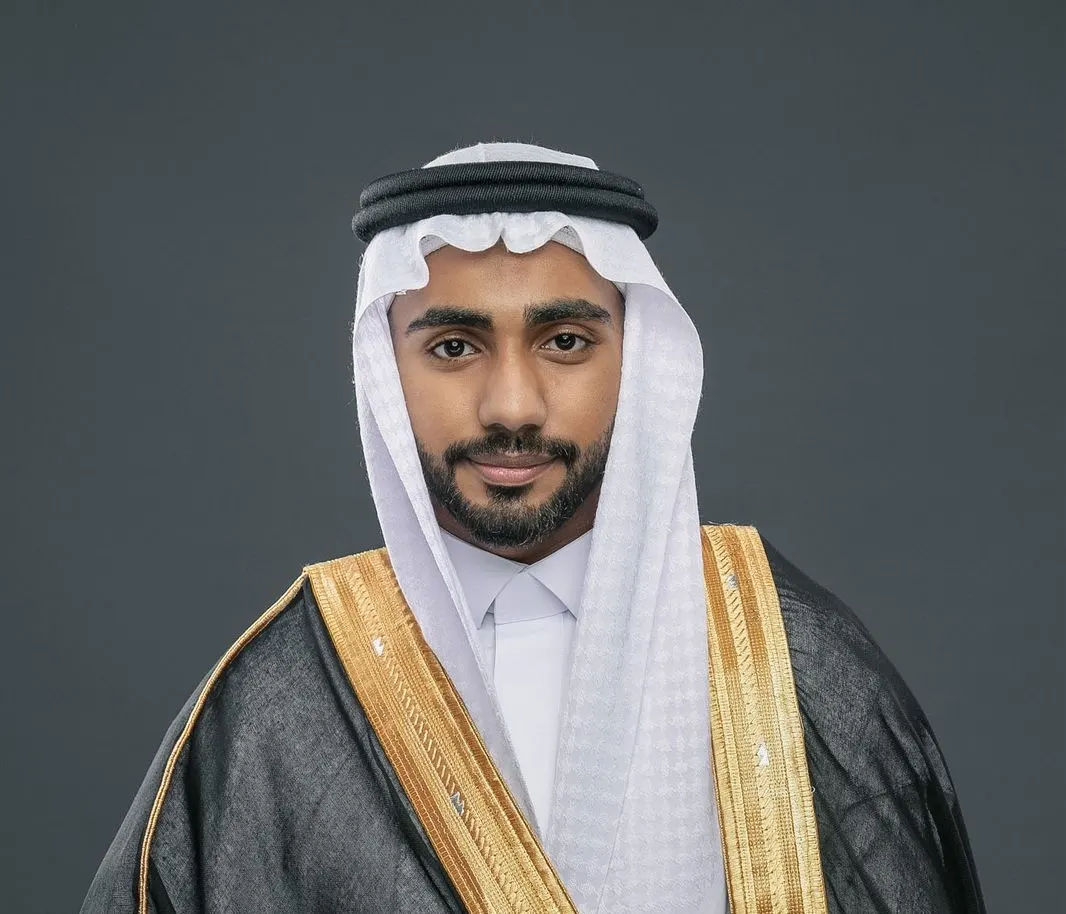 من القديح.. «جامعة الإمام عبدالرحمن بن فيصل» تمنح حسن آل طلاق درجة البكالوريوس في التمريض