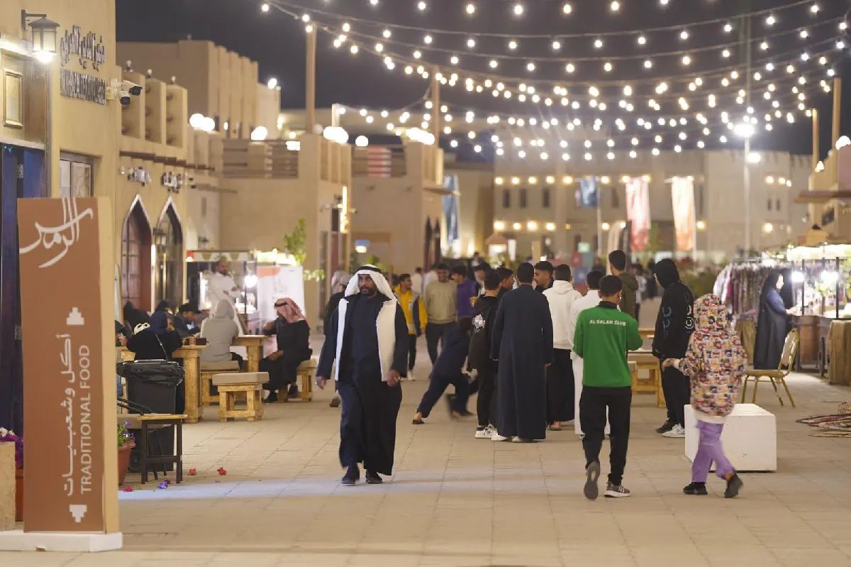 «عضوي 100%».. سوق المزارعين بالقطيف يغري المتسوقين بمنتجات طبيعية